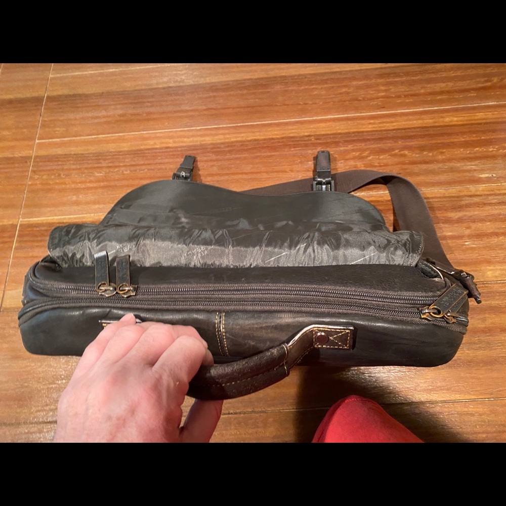 Kenneth Cole Reaction Briefcase Computer Bag - Picture 5 of 6